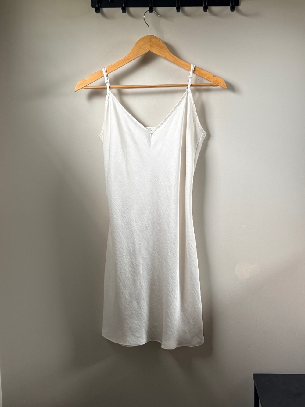 Aritzia Wilfred Light Birch Slip Dress M